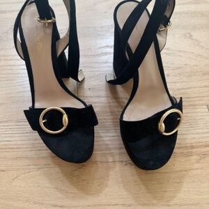 Gianvito Rossi Black Velvet Sandra Platform Heels Gold Buckle Size 37
